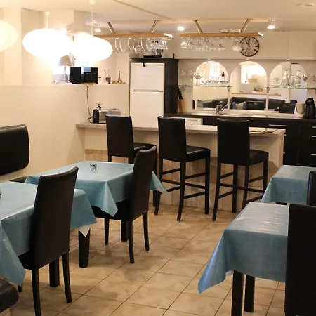 Kimi Aparthotel
