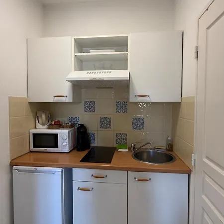 Kimi Aparthotel 3*