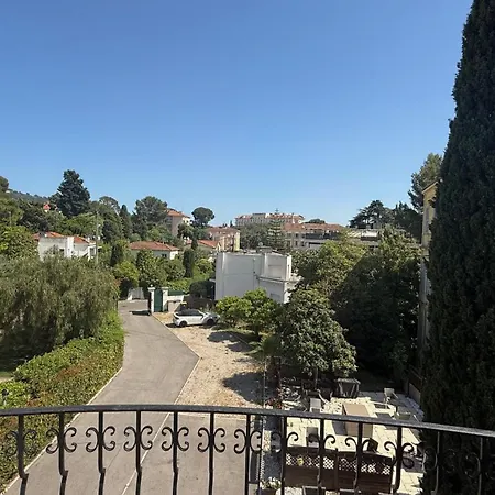 Kimi Aparthotel