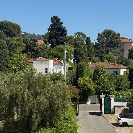 Kimi Aparthotel