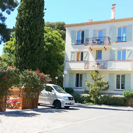 Kimi Aparthotel 5*